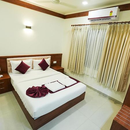 Royalton Residency Hotel Mundakayam Exterior photo