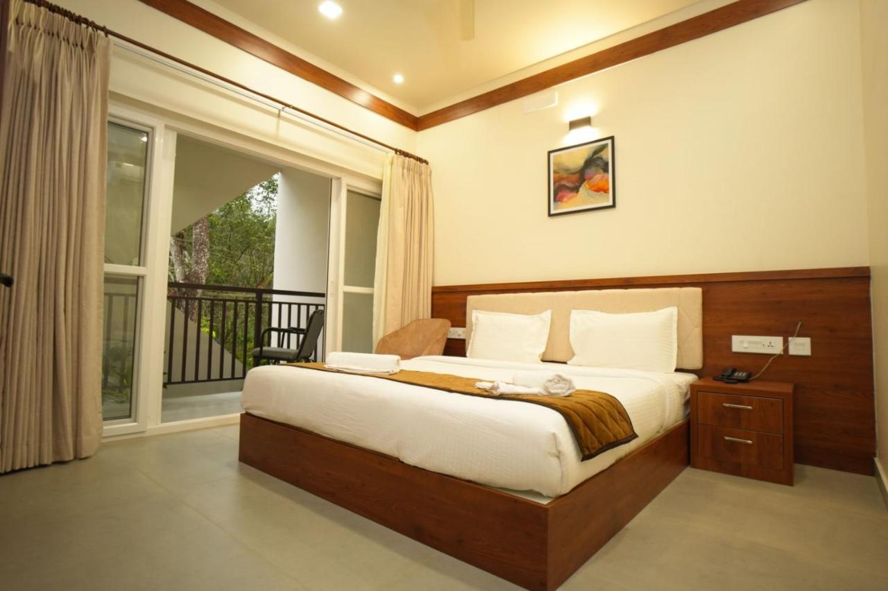 Royalton Residency Hotel Mundakayam Exterior photo