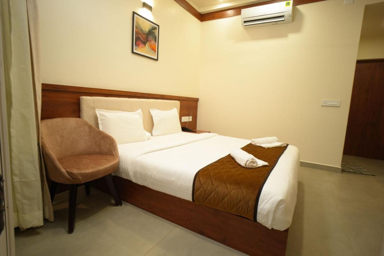 Royalton Residency Hotel Mundakayam Exterior photo