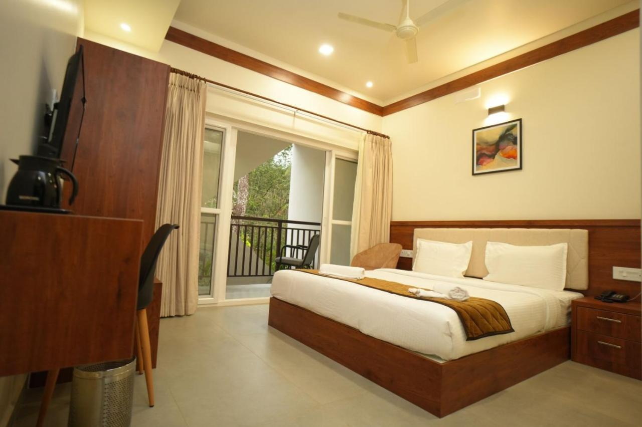 Royalton Residency Hotel Mundakayam Exterior photo