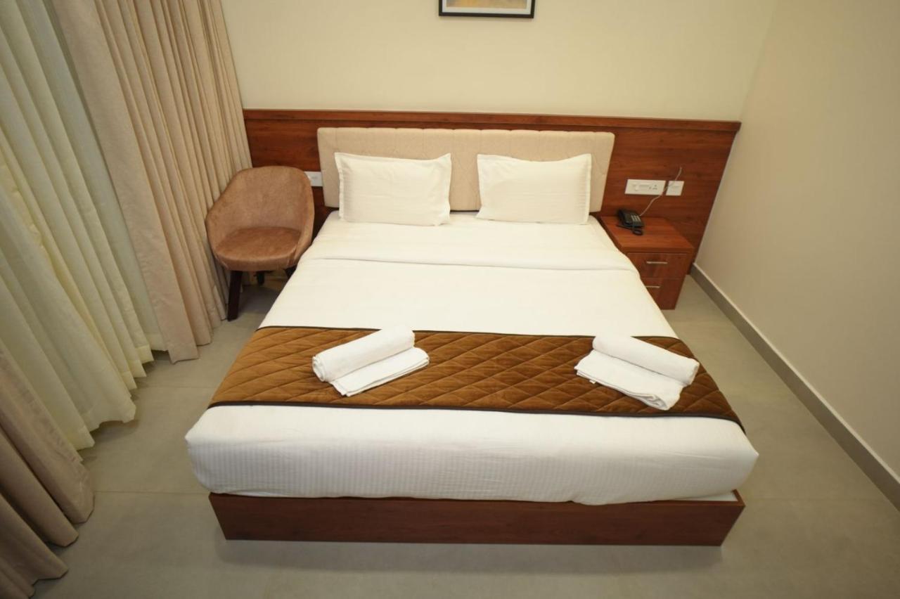 Royalton Residency Hotel Mundakayam Exterior photo