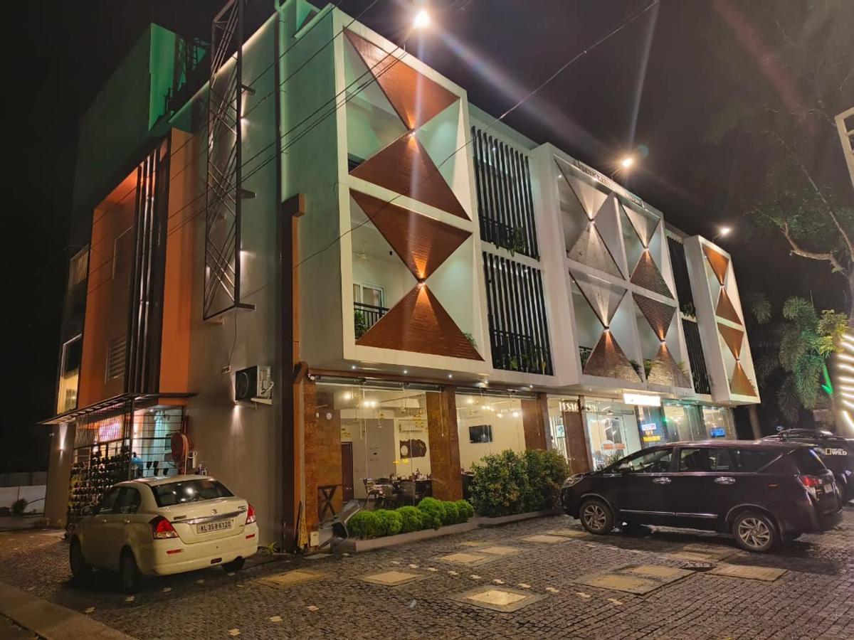 Royalton Residency Hotel Mundakayam Exterior photo