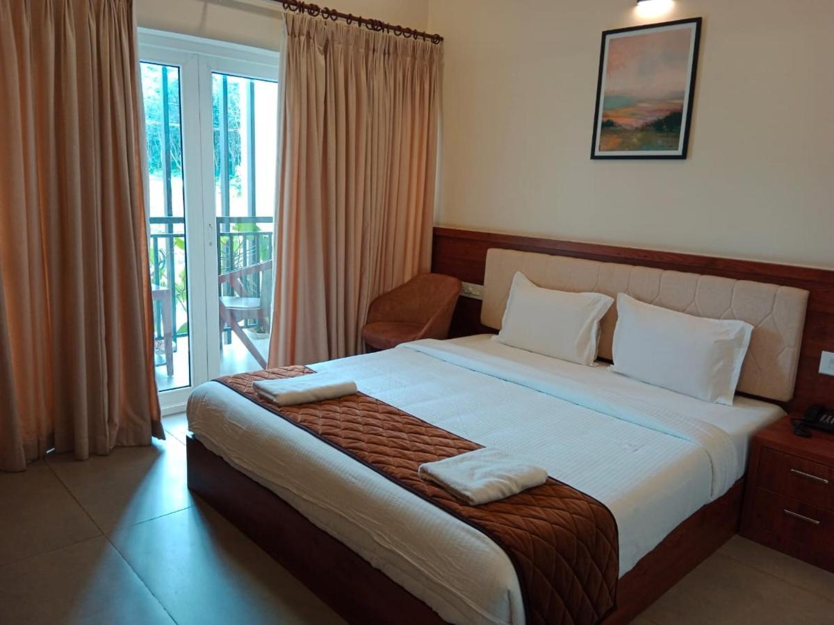 Royalton Residency Hotel Mundakayam Exterior photo
