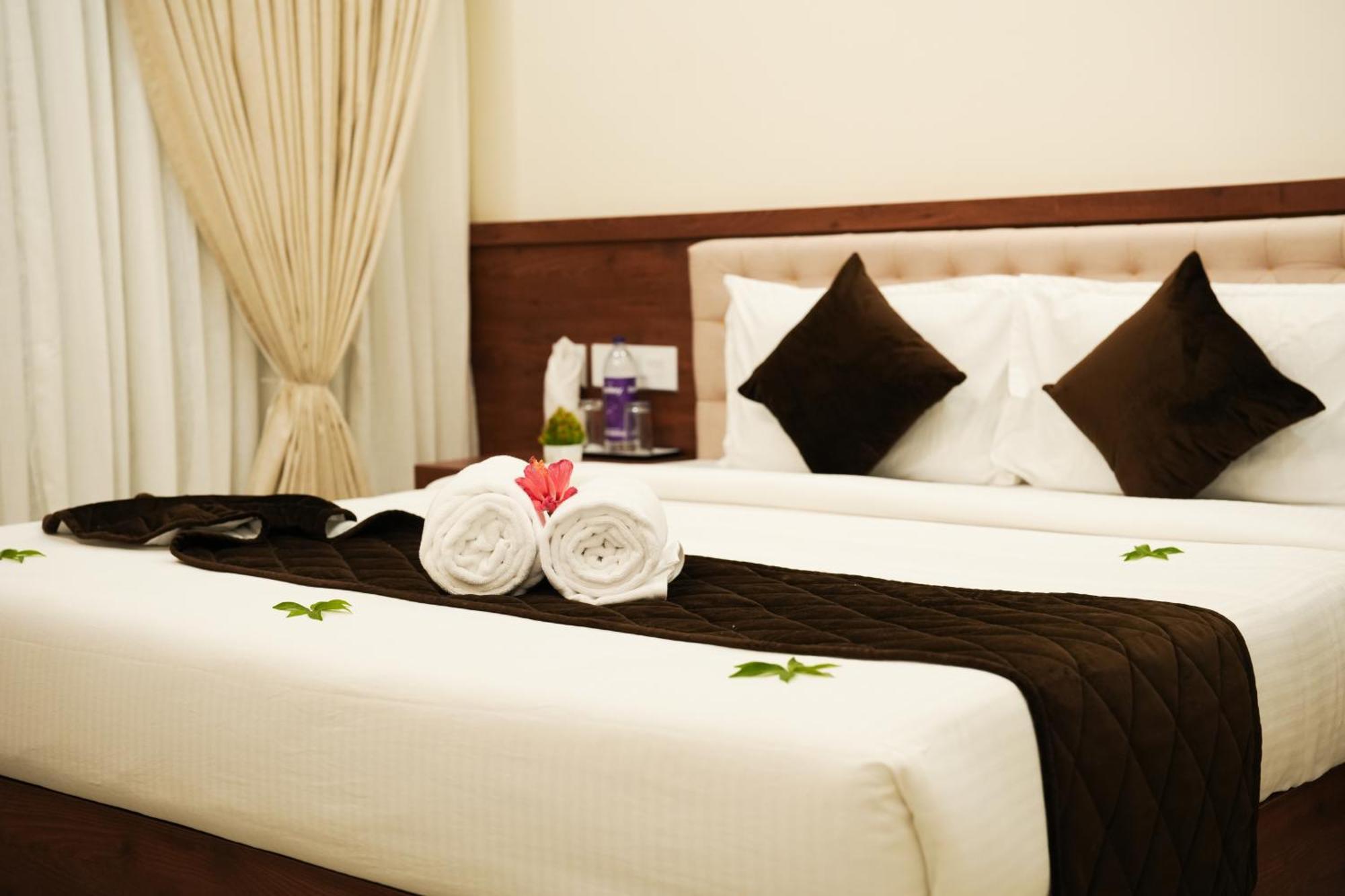 Royalton Residency Hotel Mundakayam Exterior photo